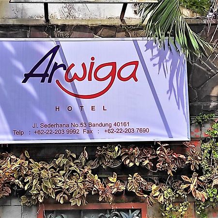 Arwiga Hotel Бандунг Экстерьер фото