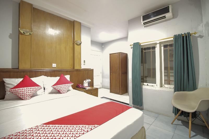 Arwiga Hotel Бандунг Экстерьер фото
