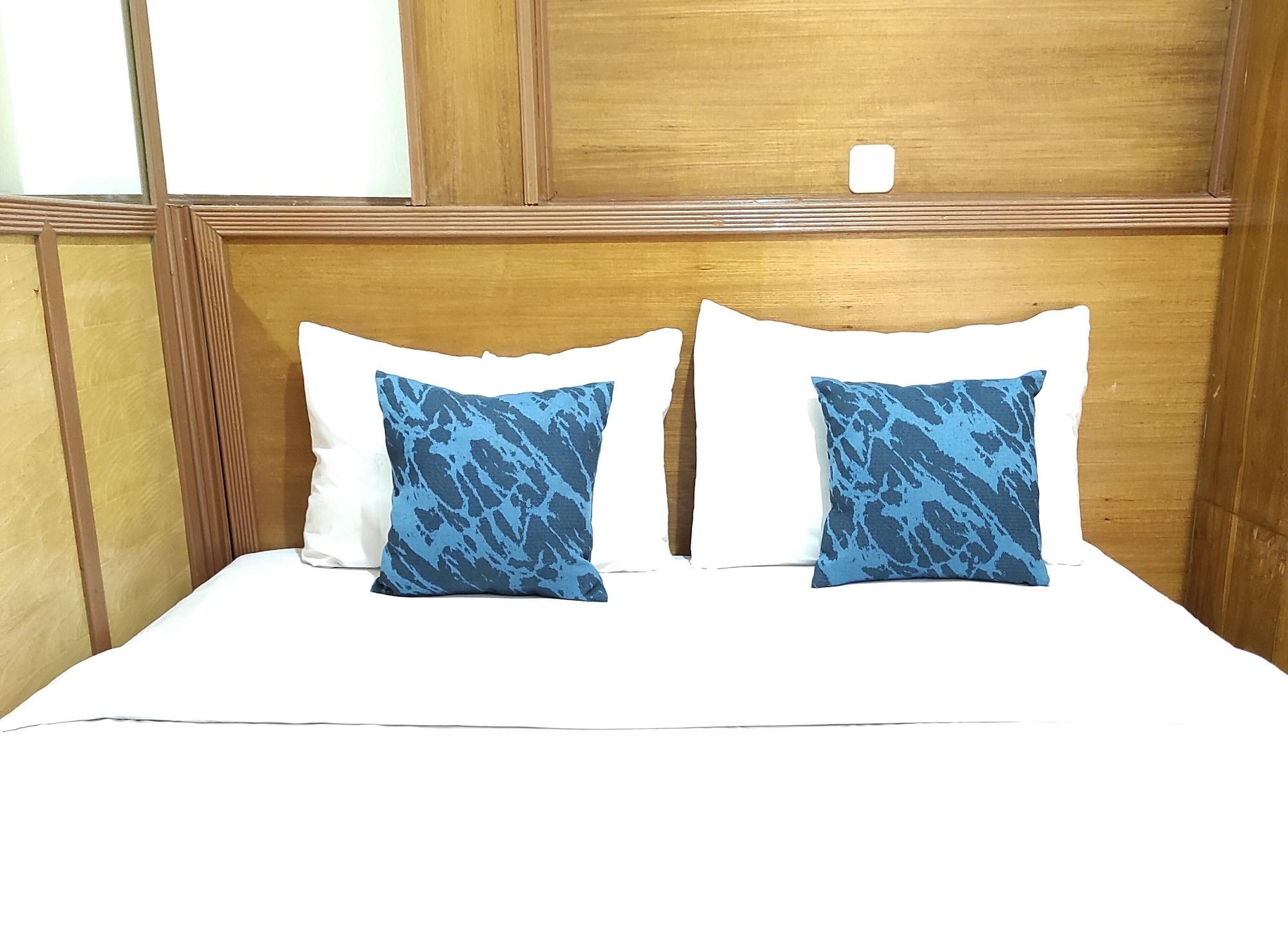 Arwiga Hotel Бандунг Экстерьер фото