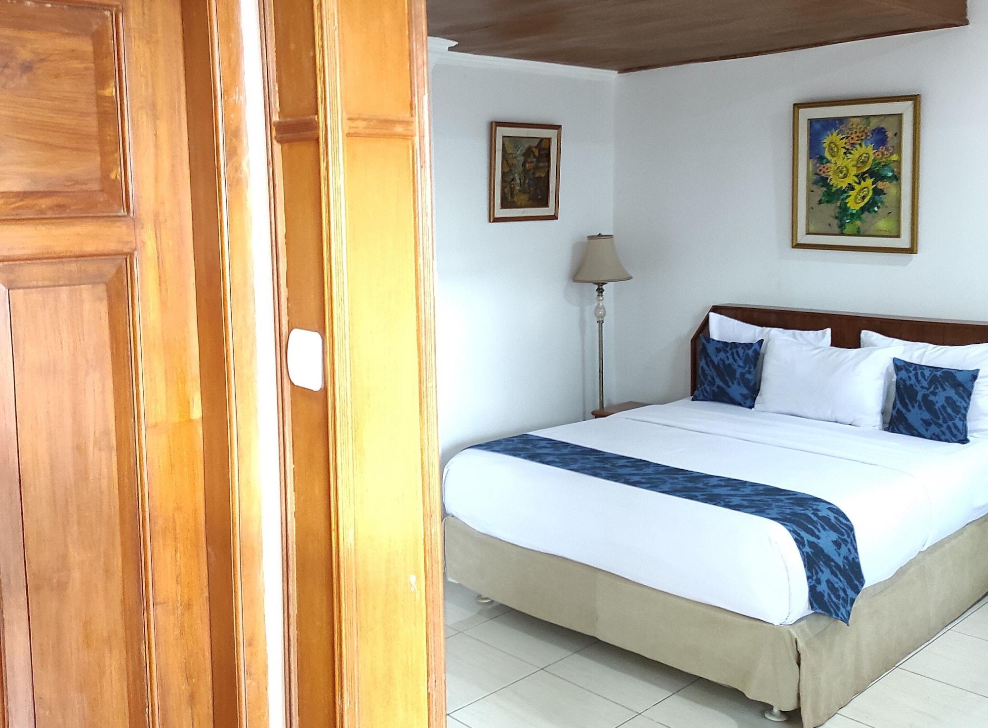 Arwiga Hotel Бандунг Экстерьер фото