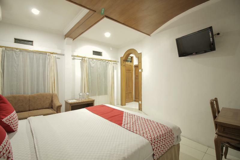 Arwiga Hotel Бандунг Экстерьер фото