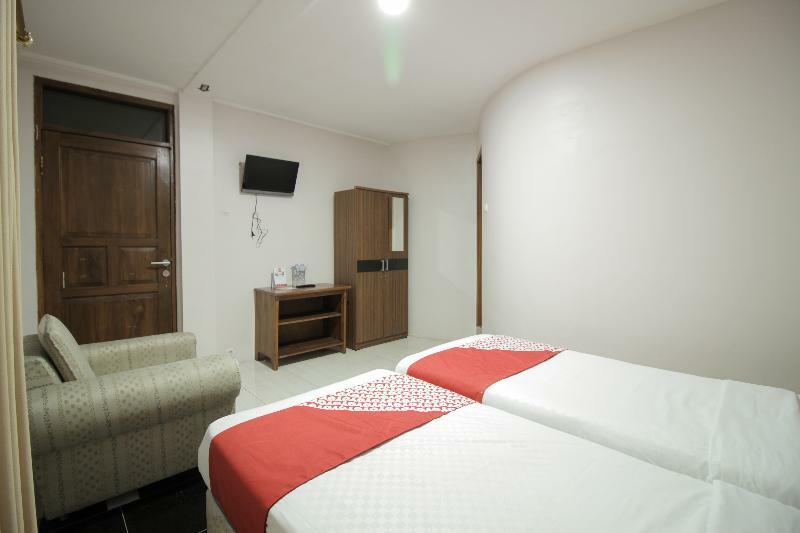 Arwiga Hotel Бандунг Экстерьер фото